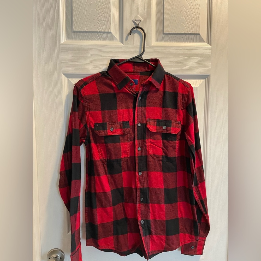 Men’s Red and Black Plaid Button-Up Shirt